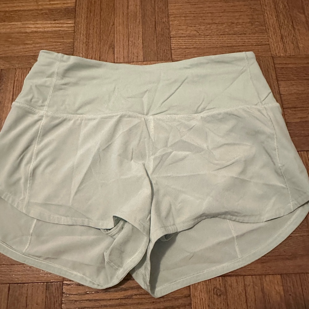 Lululemon SpeedUp Shorts Sz 6 High Rise 2.5 inseam